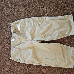 Time and Tru Khaki Capri